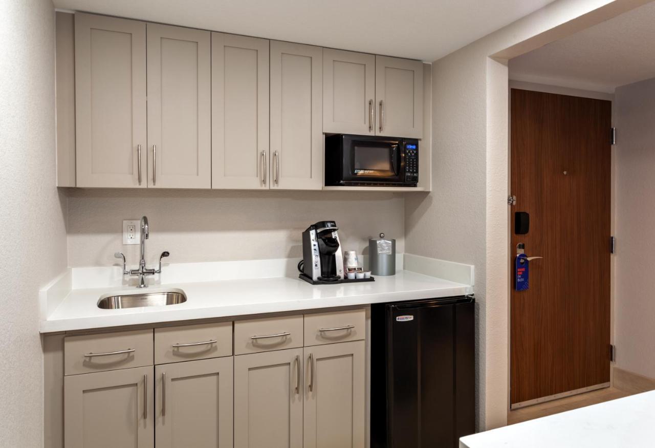 Holiday Inn Express Tampa-Brandon By Ihg Extérieur photo