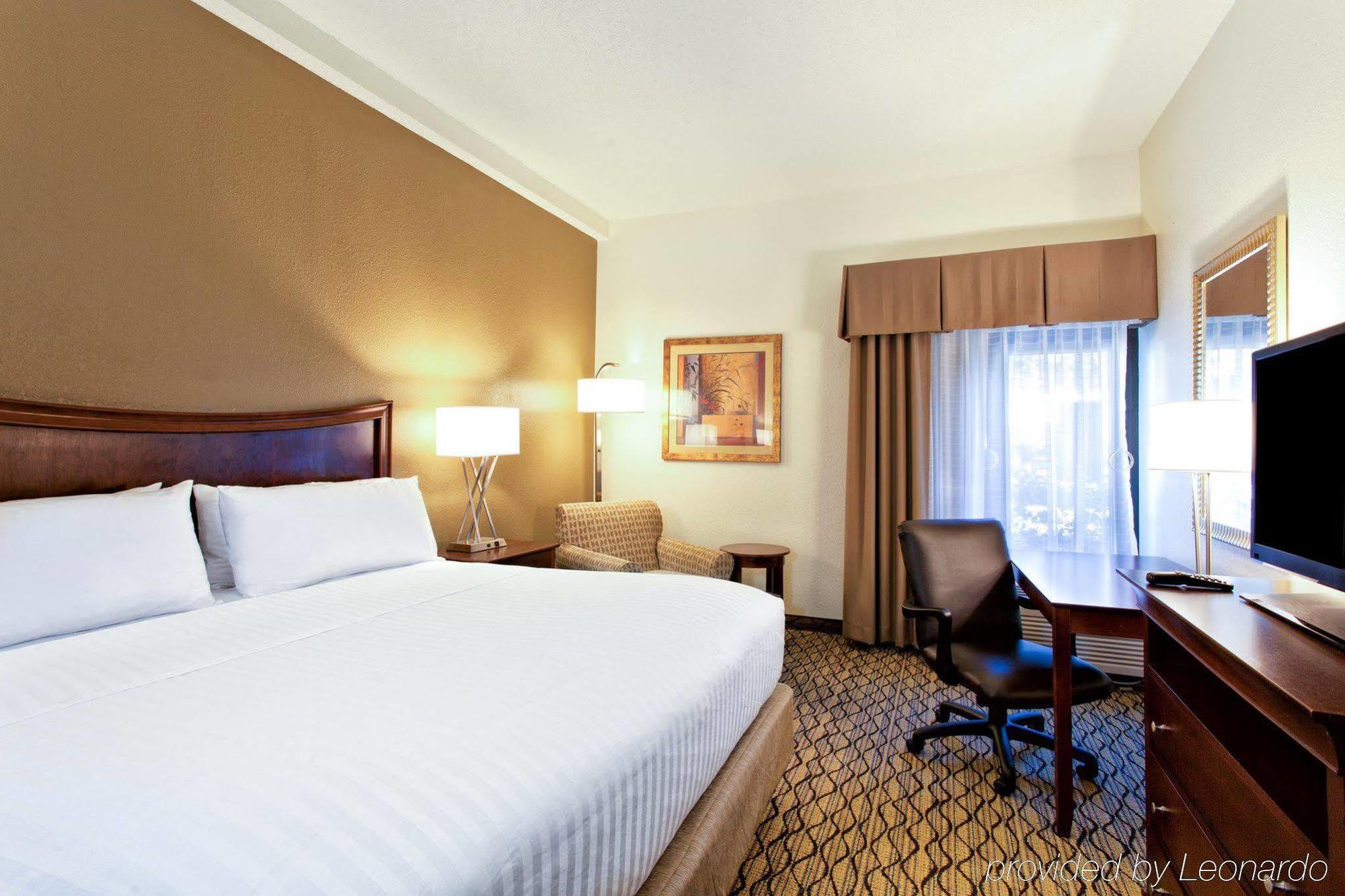 Holiday Inn Express Tampa-Brandon By Ihg Extérieur photo