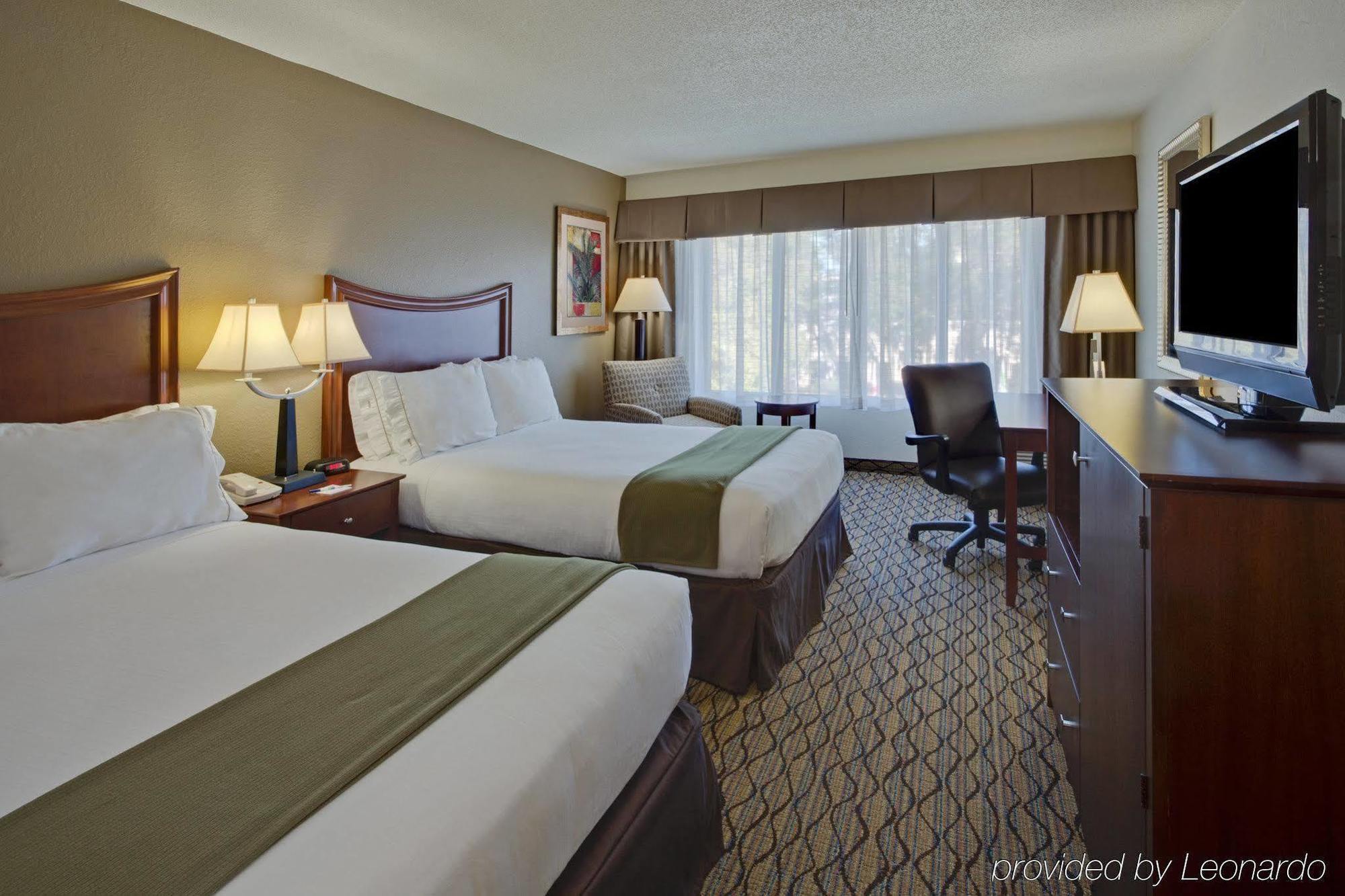 Holiday Inn Express Tampa-Brandon By Ihg Extérieur photo